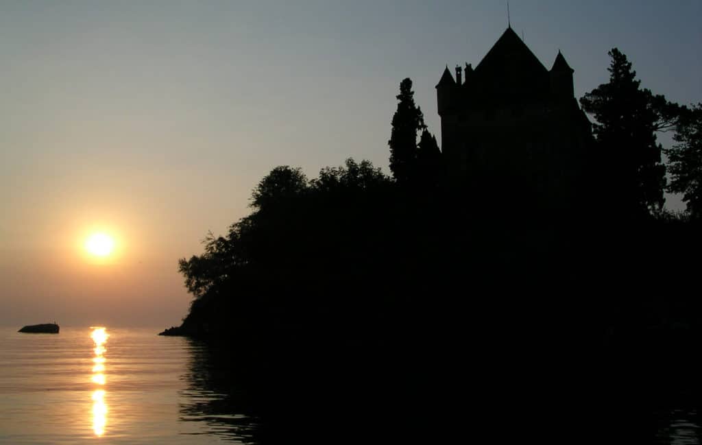 Sunrise at Yvoire castle