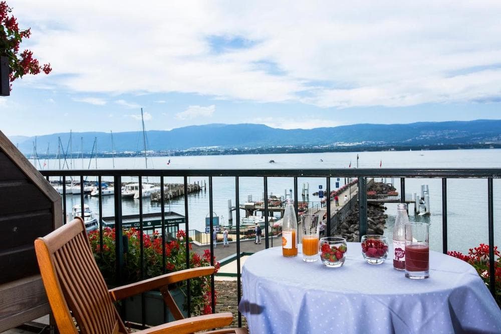 Hotel du Port Yvoire, view on Lake Geneva