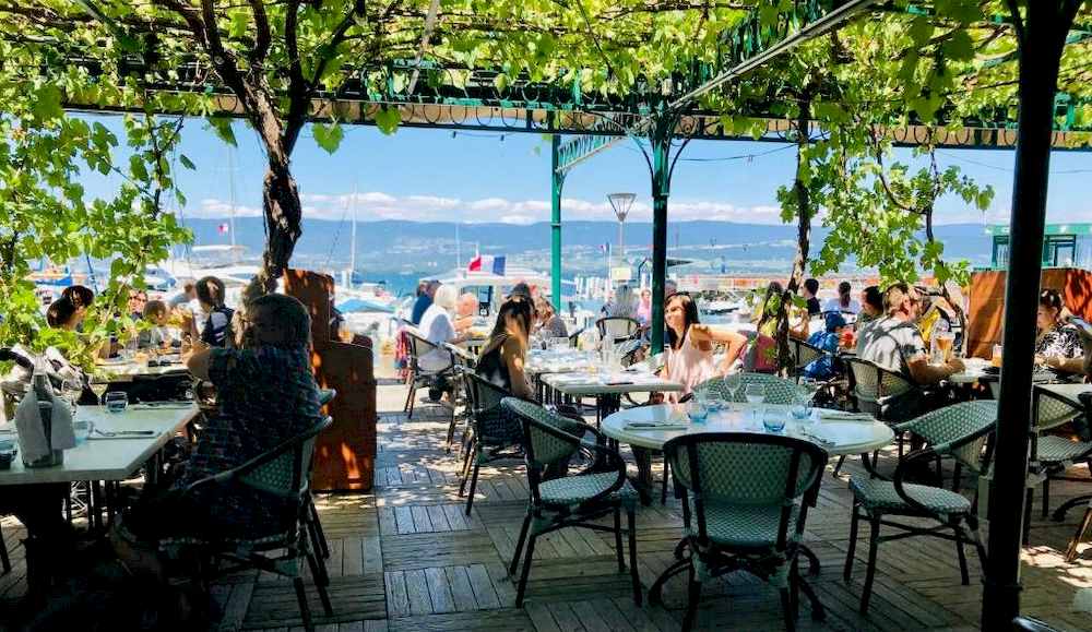 Hotel Jules Verne Yvoire - restaurant terrace Lake Geneva