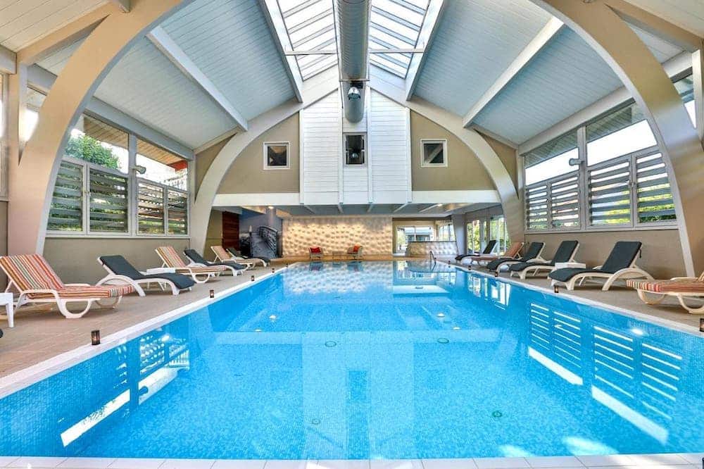 Hotel Pré de la Cure Yvoire - indoor swimming pool